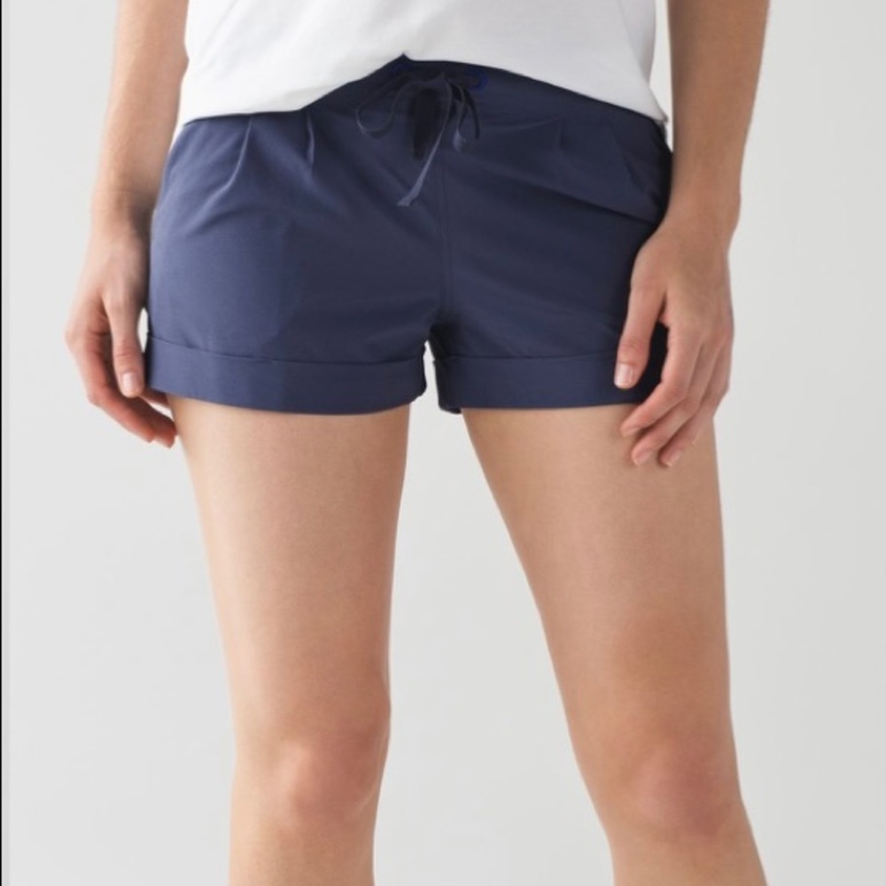 Lululemon Spring Break Away shorts size 4